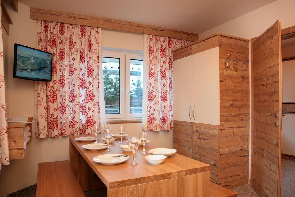 Intown Apartment Schmiede Saalbach-Hinterglemm Exterior foto