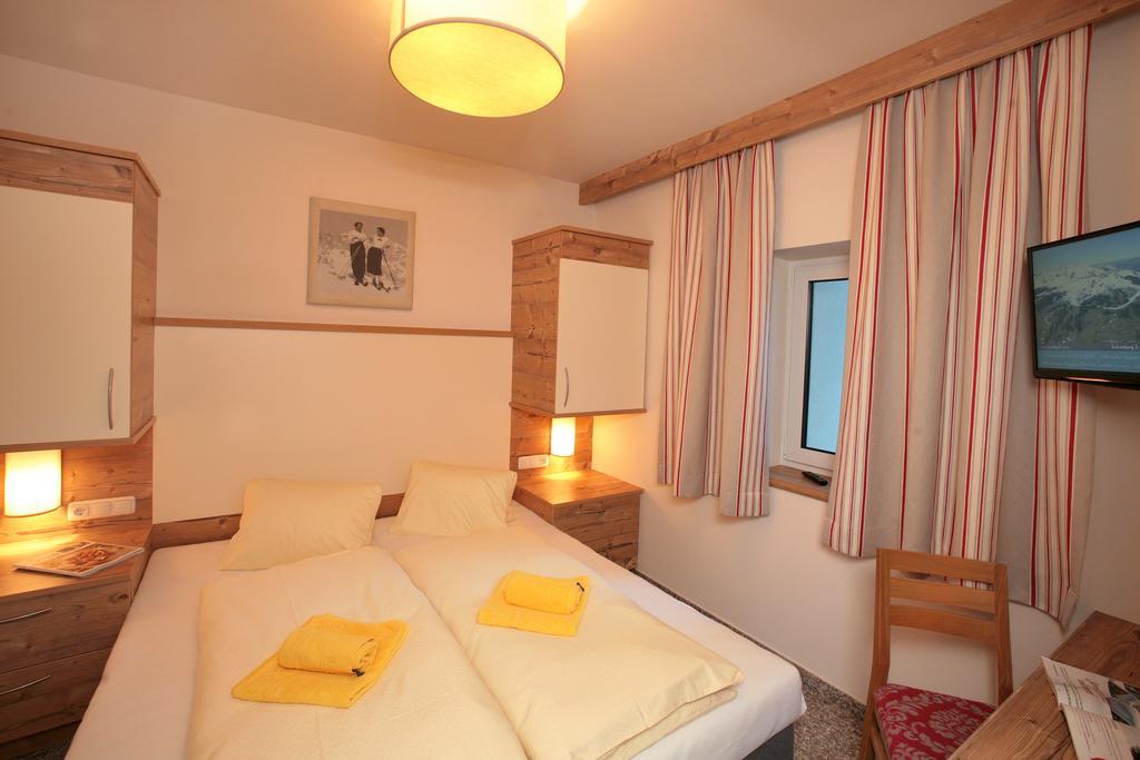 Intown Apartment Schmiede Saalbach-Hinterglemm Exterior foto